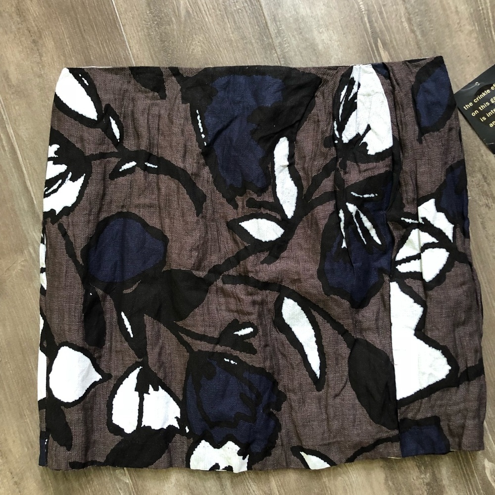 Apostrophe skirt
